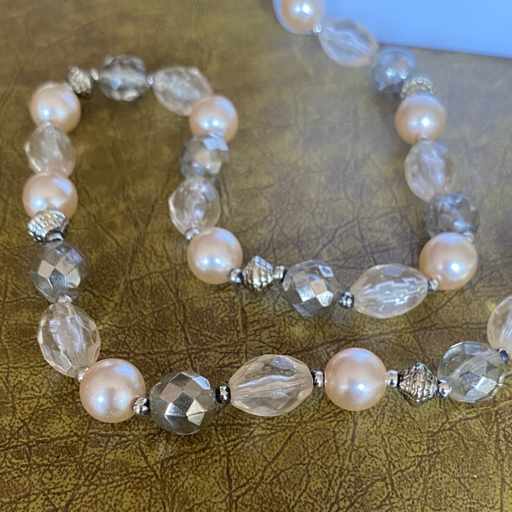 Vintage long Champagne faux Pearl and acrylic bead single Strand Necklace - Picture 2 of 6